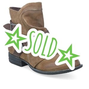 ☆SOLD☆Stylish Brown Ankle Boots
